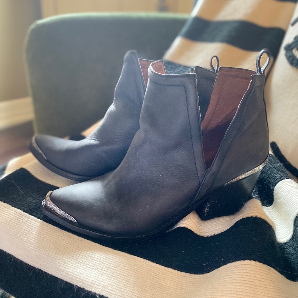 Jeffrey Campbell Cromwell